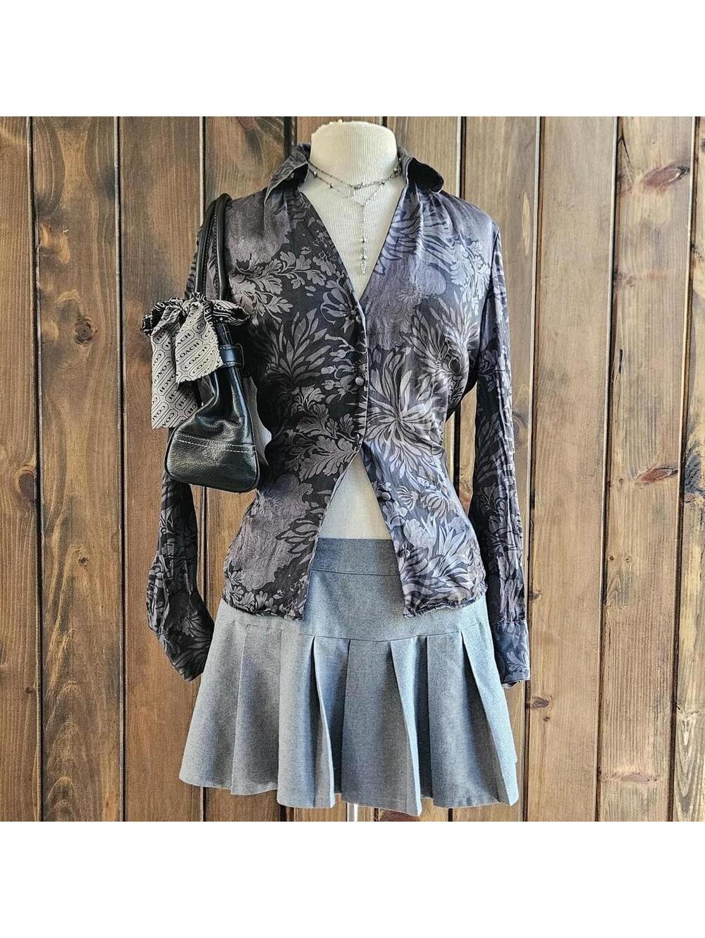 Grey Ann Taylor 100% silk floral damask long sleeve button up blouse